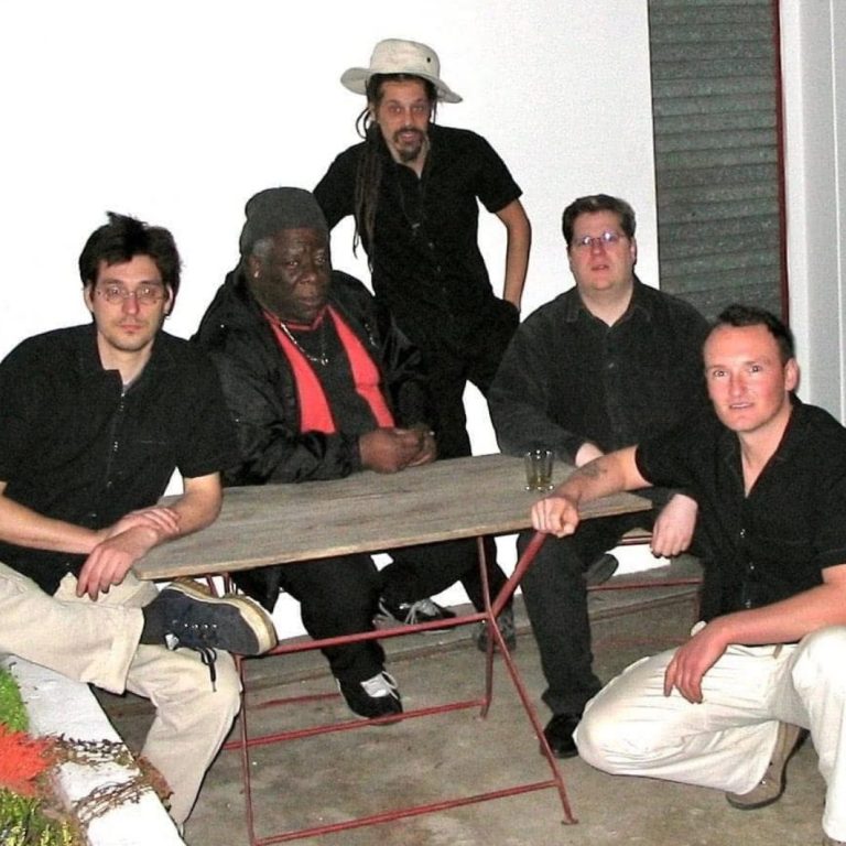 2003 mit unserem damaligen Sänger "Big Daddy" Dave Faulkner aus Jamaika. R.I.P Dave